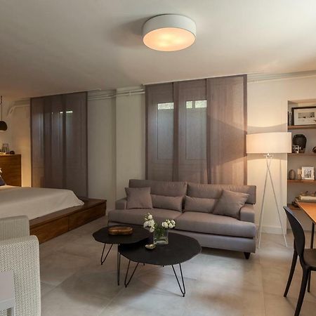 Unique Semi-Basement Stay At The Foot Of The Acropolis Atina Dış mekan fotoğraf